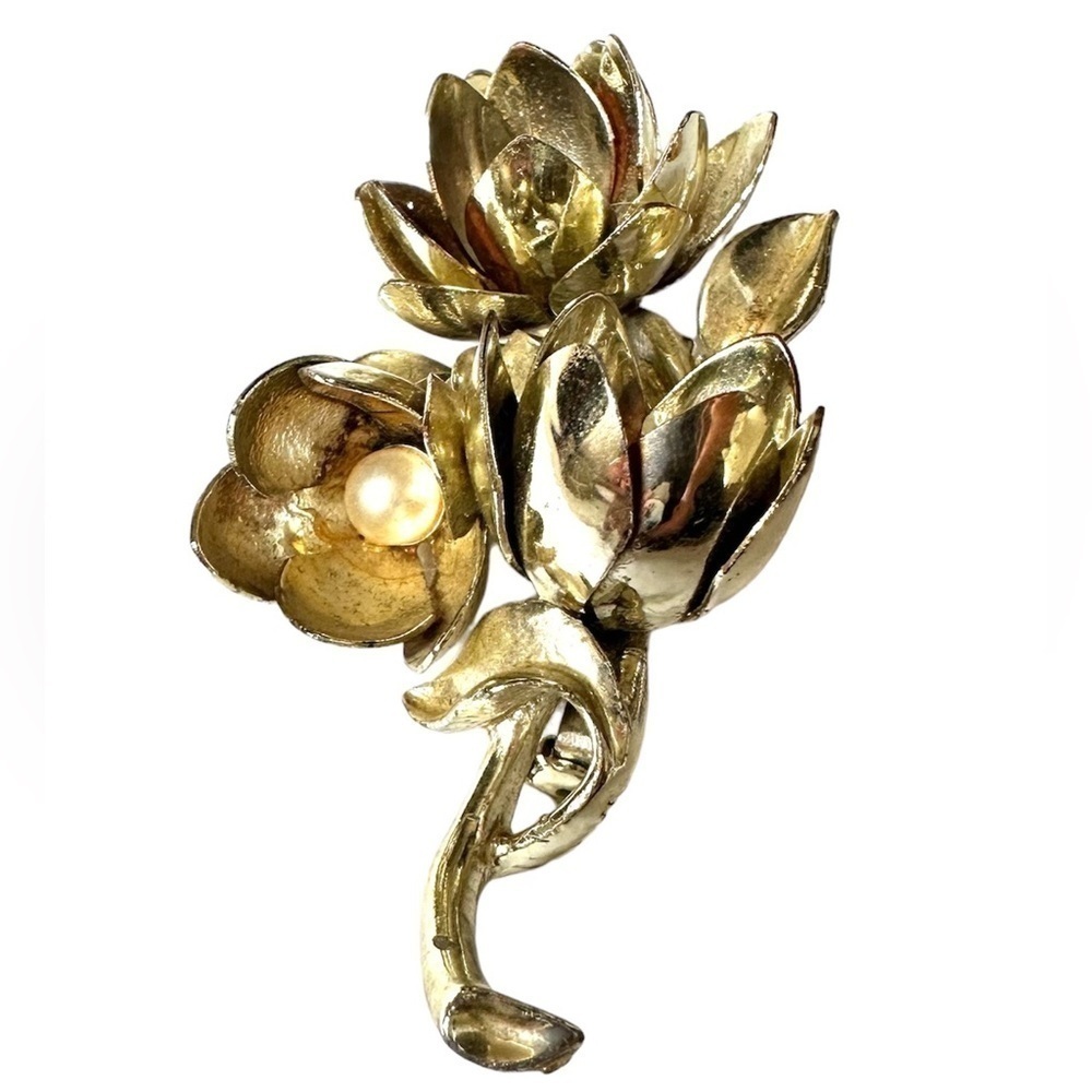 Vintage Floral Brooch Pin Pendant Gold Tone Pearl Center Triple Flower Leaves